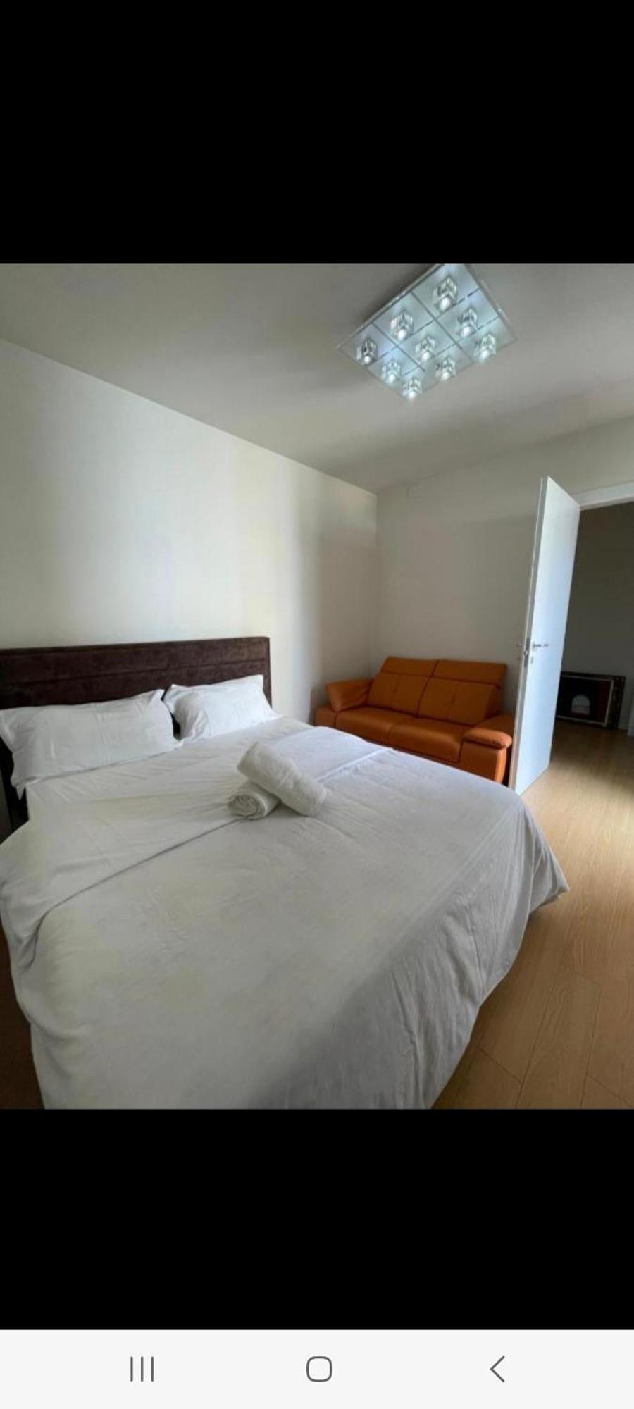 Albjona Guesthouse 地拉那 外观 照片