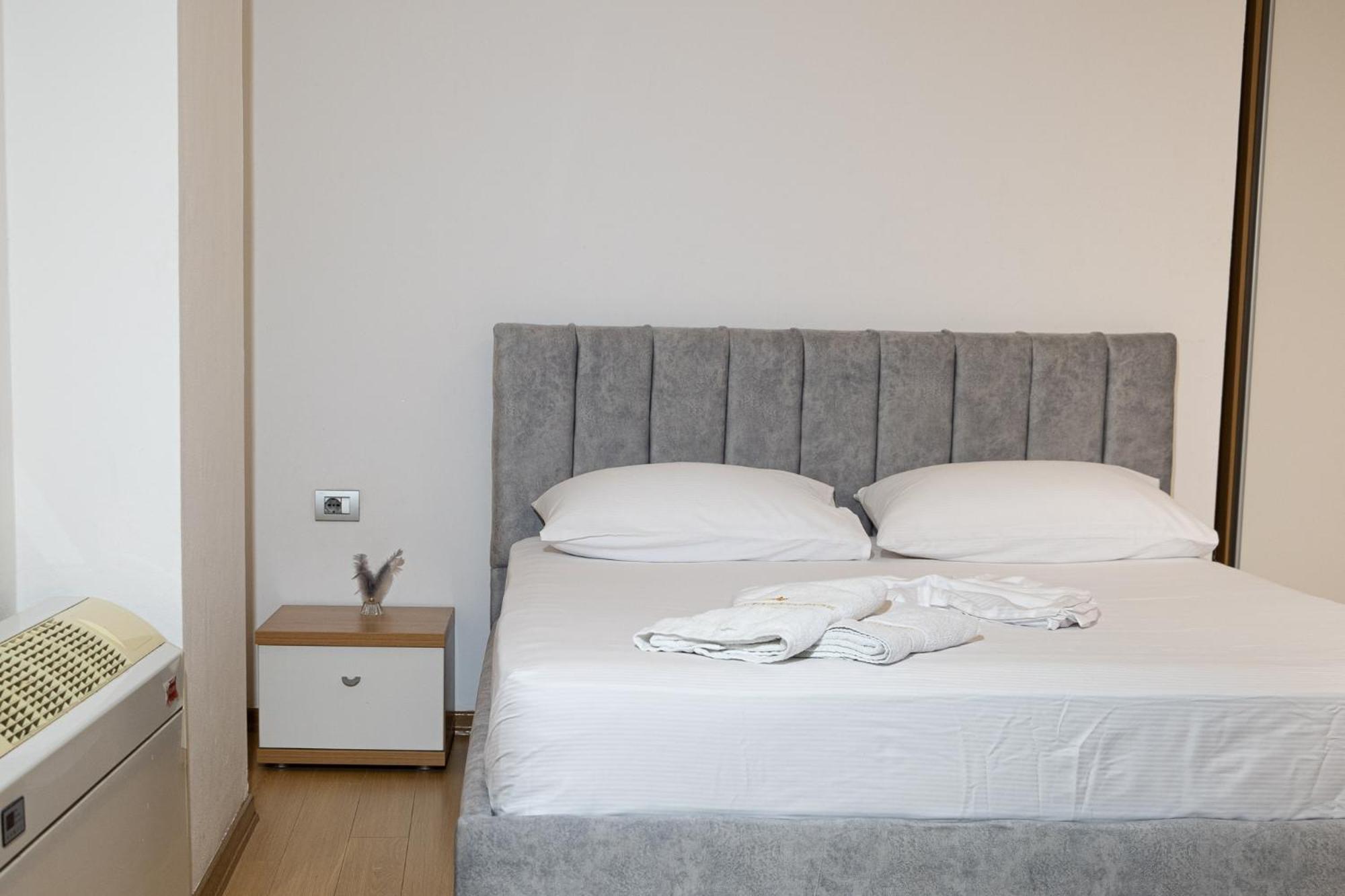 Albjona Guesthouse 地拉那 外观 照片