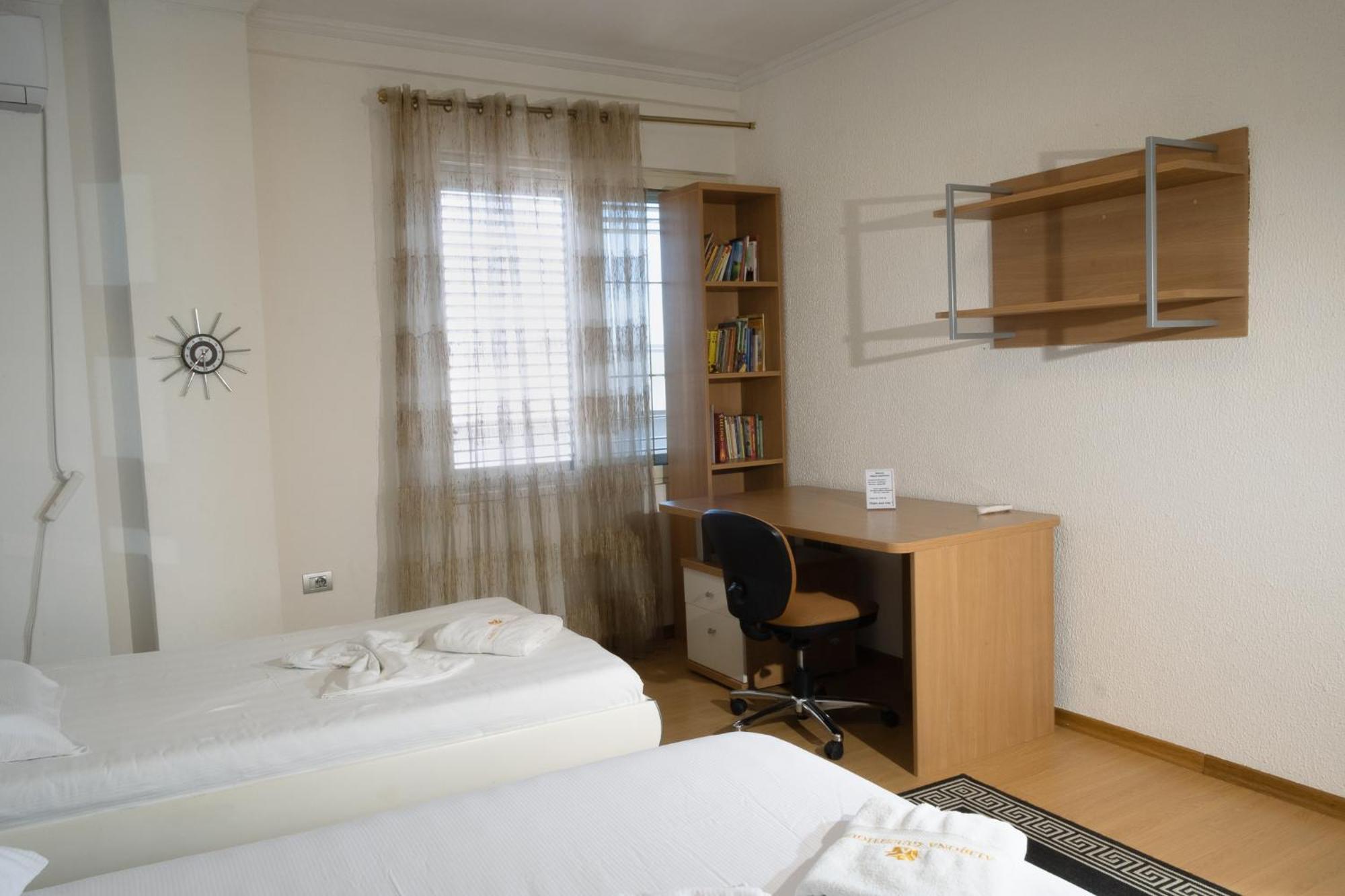 Albjona Guesthouse 地拉那 外观 照片
