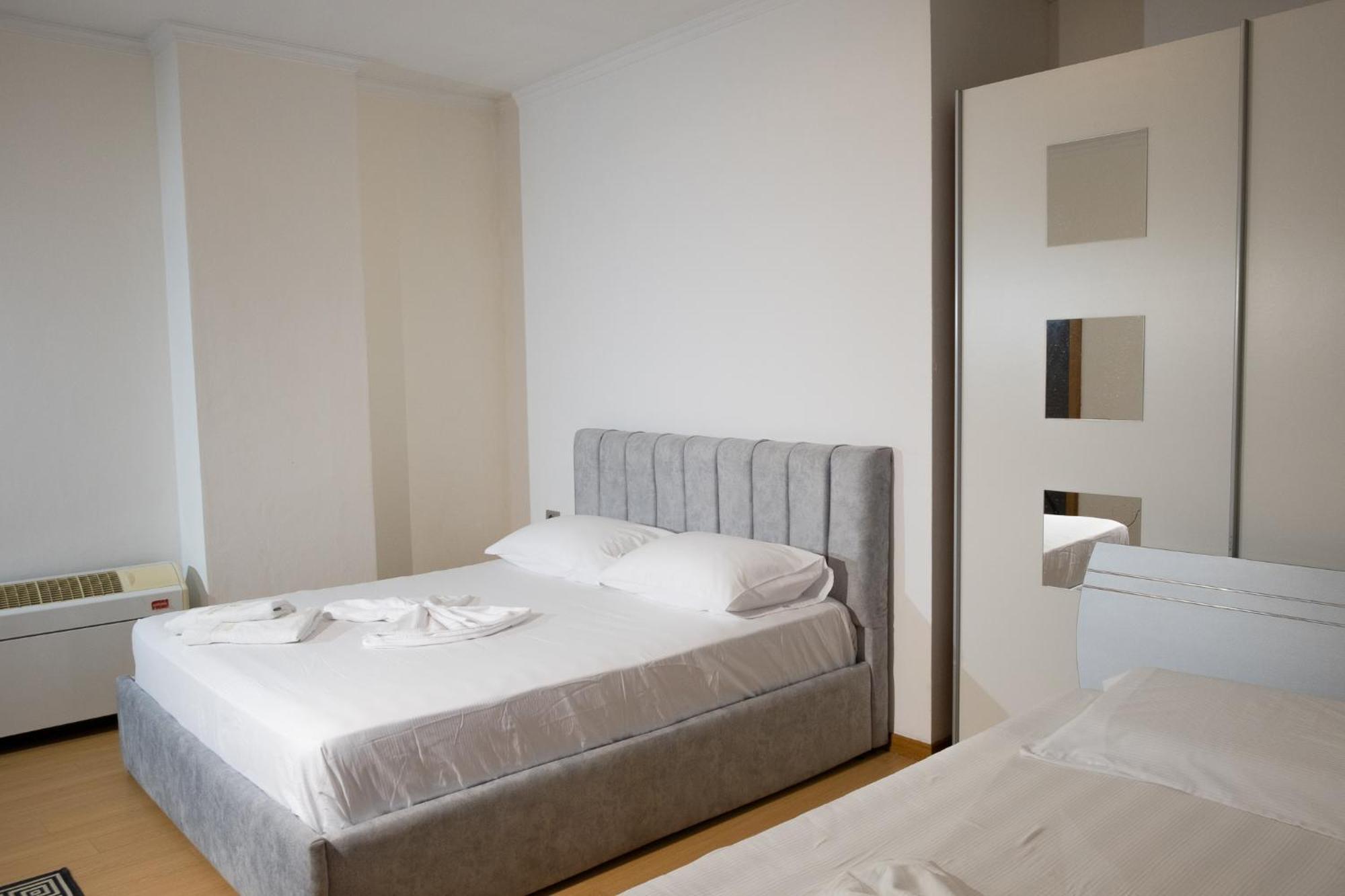 Albjona Guesthouse 地拉那 外观 照片