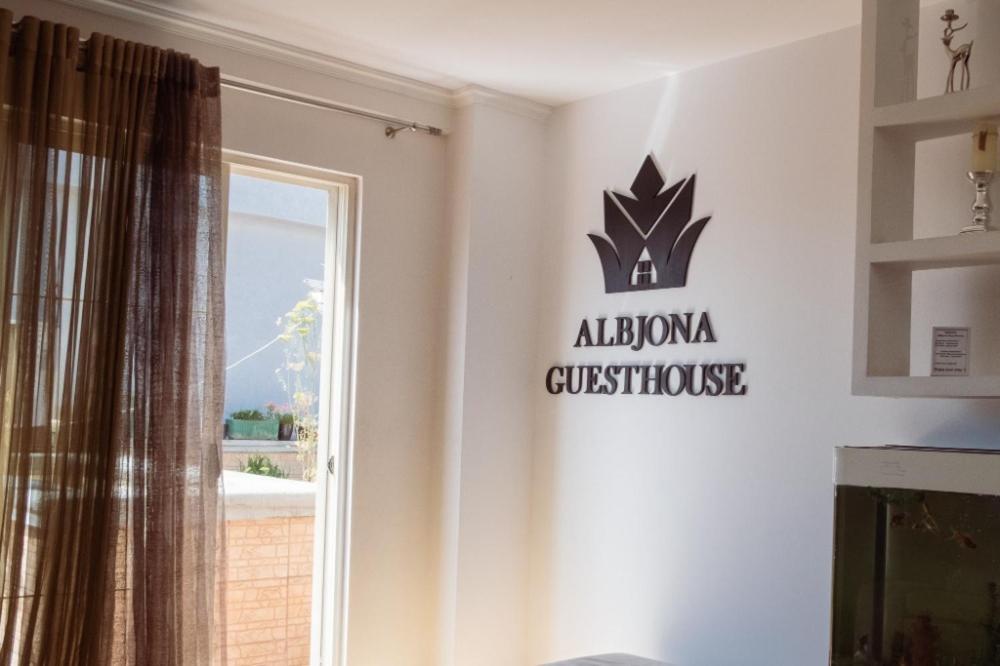 Albjona Guesthouse 地拉那 外观 照片