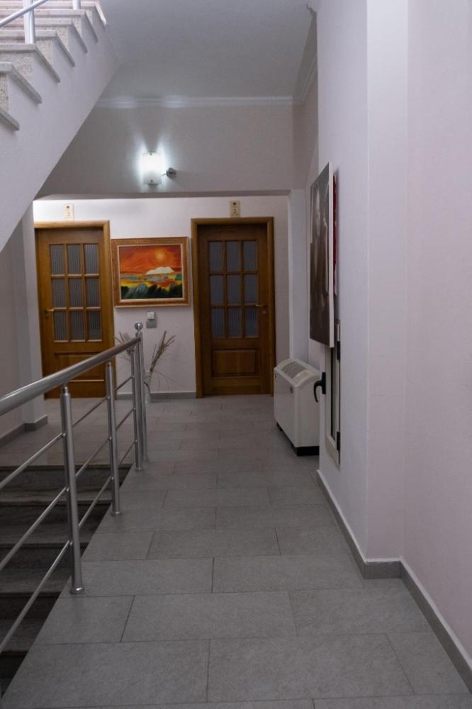 Albjona Guesthouse 地拉那 外观 照片