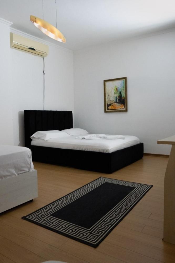 Albjona Guesthouse 地拉那 外观 照片