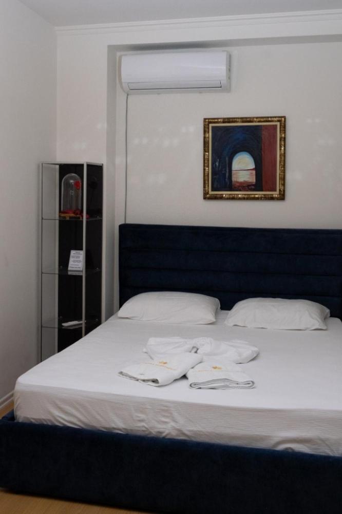 Albjona Guesthouse 地拉那 外观 照片